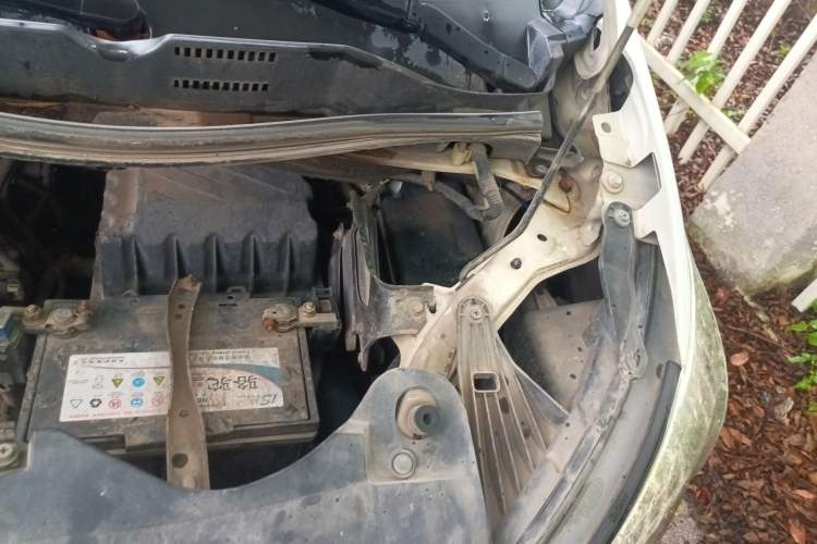 Used Joylong iFly 2017 2.0L Manual Standard Edition Engine Bay Left