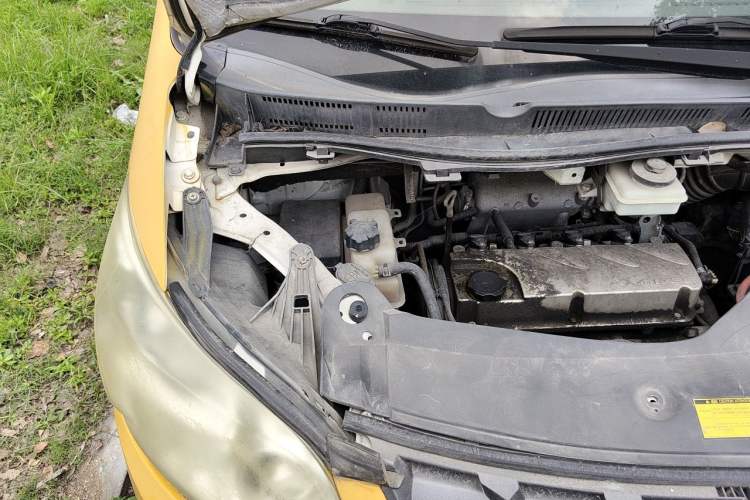 Used Joylong iFly 2017 2.4L Automatic Standard Edition Engine Bay Right