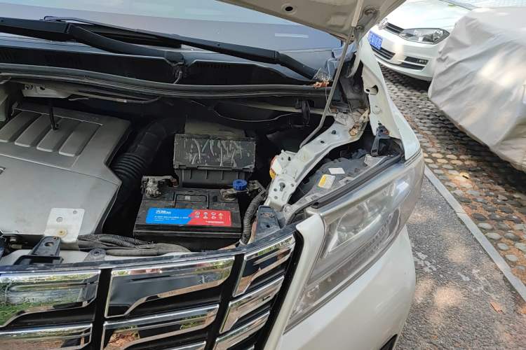 Used Joylong iFly 2018 2.0T Dual-Clutch Luxury Version Engine Bay Left