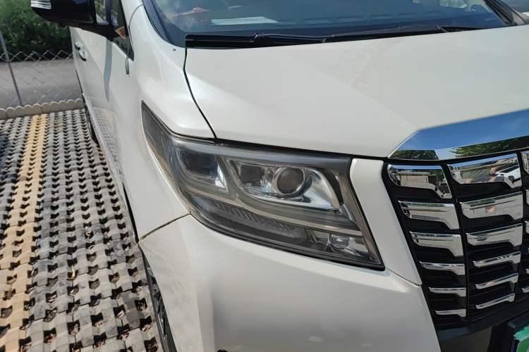Used Joylong iFly 2018 2.0T Dual-Clutch Luxury Version Right Front Headlight
