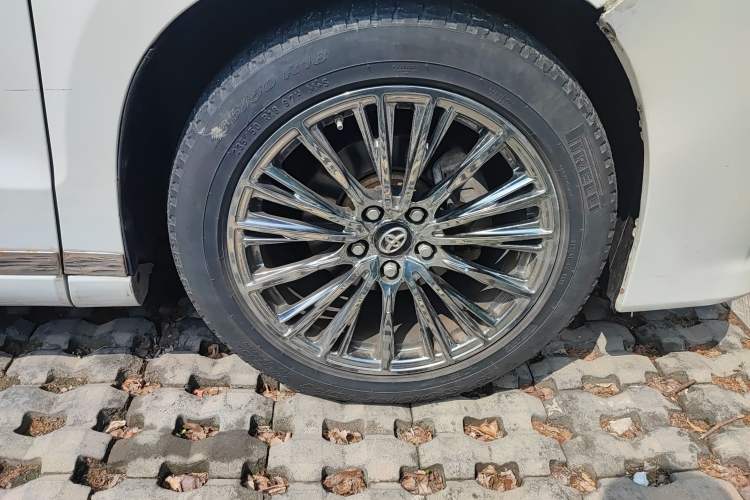 Used Joylong iFly 2018 2.0T Dual-Clutch Luxury Version Right Front Wheel Hub