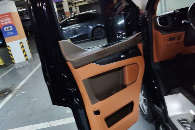 Used Juntian Black Warrior Youth 2025 2.0T Gasoline Top-of-the-Line Version Left Front Door Interior