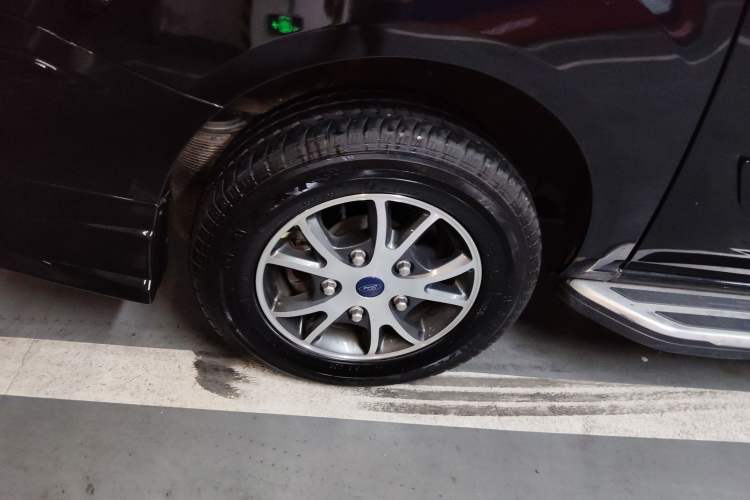 Used Juntian Black Warrior Youth 2025 2.0T Gasoline Top-of-the-Line Version Right Rear Wheel Hub