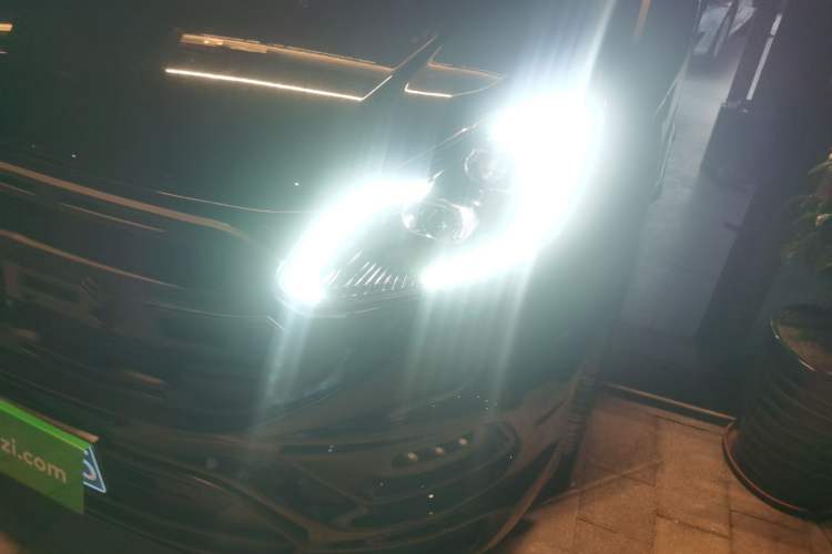 Used Juntian Black Warrior Youth 2022 2.0T Top-of-the-Line Version Left Front Headlight