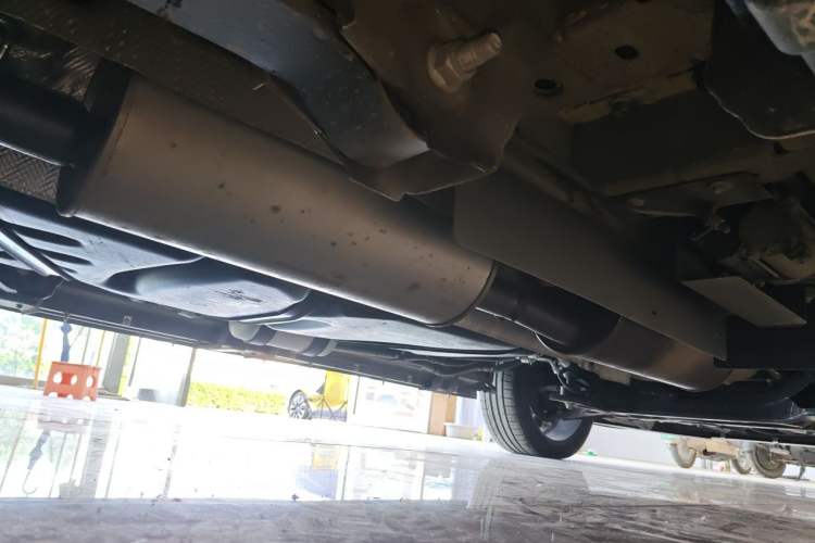 Used Juntian Black Warrior Youth 2023 2.0T Gasoline Standard Edition Chassis Rear Right