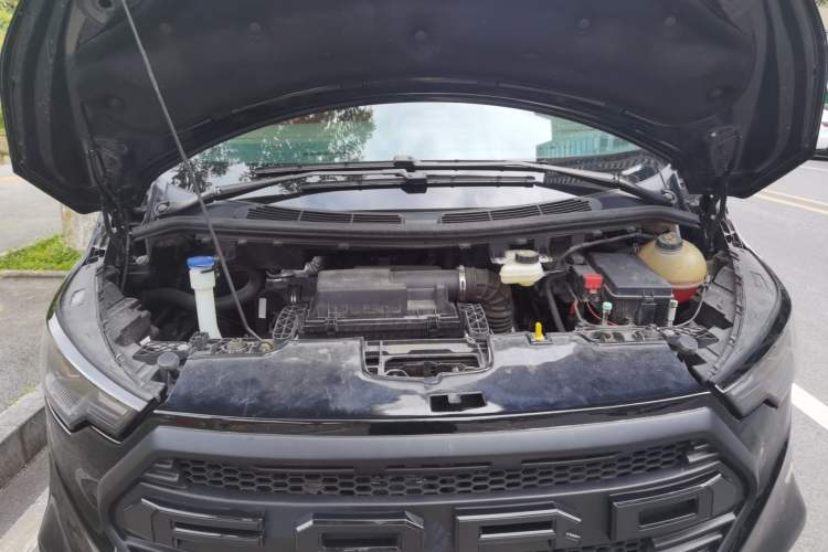 Used Juntian Black Warrior Youth 2023 2.0T Gasoline Standard Edition Engine Bay