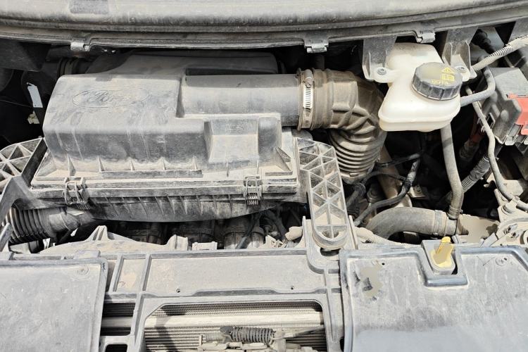 Used Juntian Black Warrior Youth 2023 2.0T Gasoline Standard Edition Engine Bay