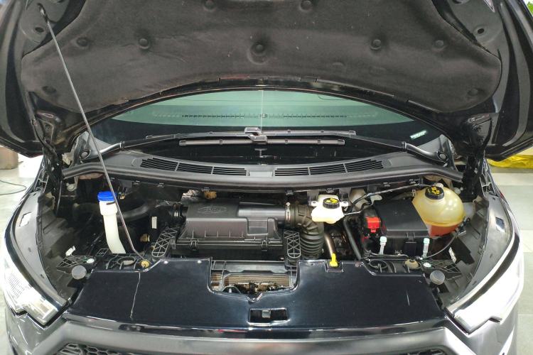 Used Juntian Black Warrior Youth 2023 2.0T Gasoline Standard Edition Engine Bay