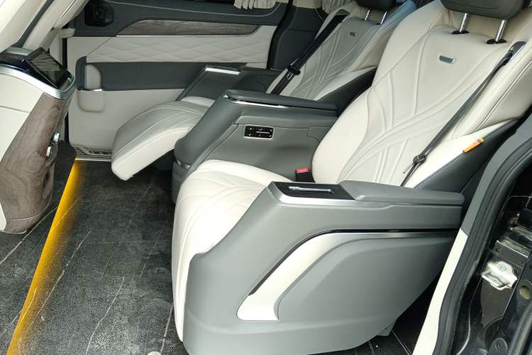 Used Juntian Black Warrior Youth 2023 2.0T Gasoline Standard Edition Interior 4