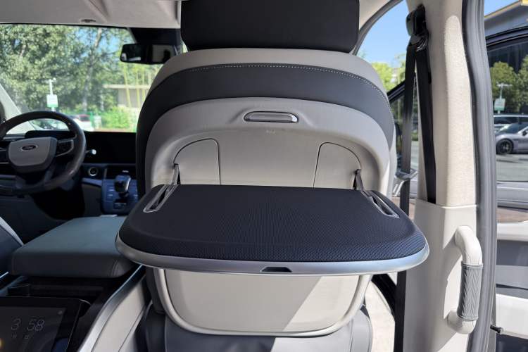 Used Juntian Black Warrior Youth 2023 2.0T Gasoline Standard Edition Interior 9