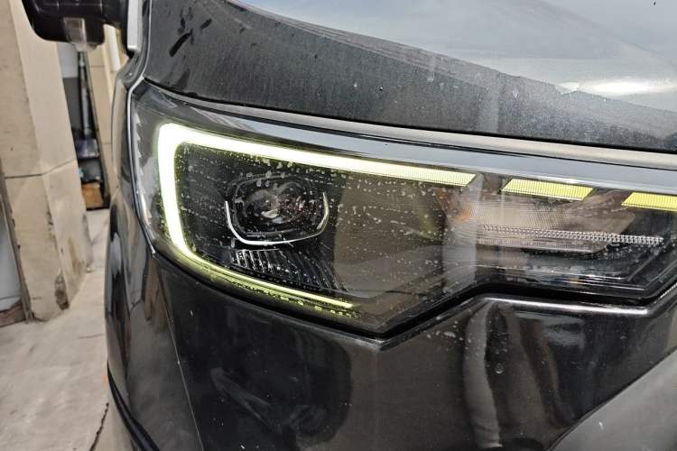 Used Juntian Black Warrior Youth 2023 2.0T Gasoline Standard Edition Right Front Headlight