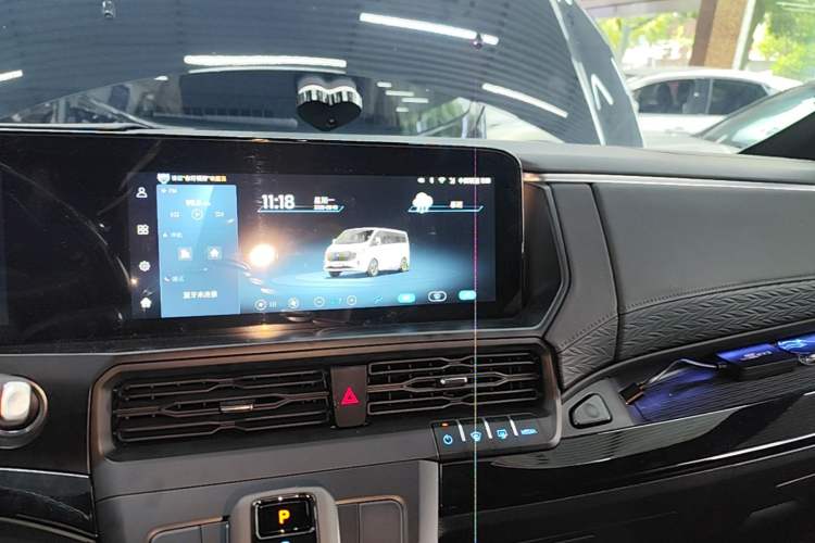 Used Juntian Black Warrior Youth 2025 2.0T Gasoline Chasing Light Edition Audio And AC Panel