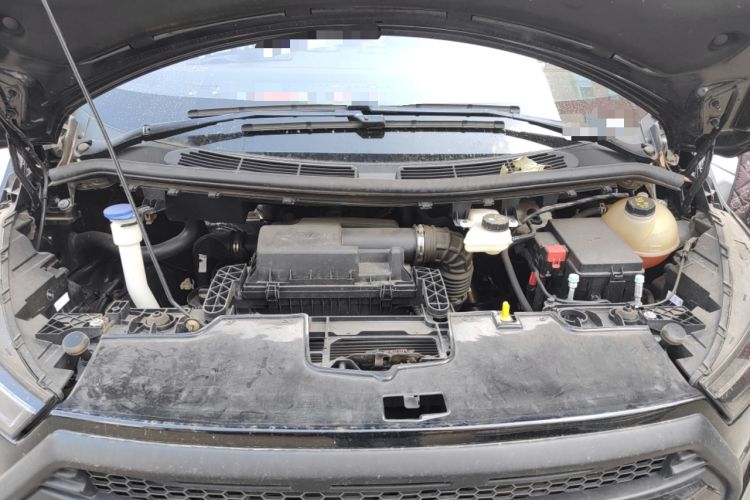 Used Juntian Black Warrior Youth 2025 2.0T Gasoline Top-of-the-Line Version Engine Bay