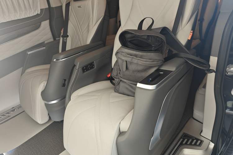 Used Juntian Black Warrior Youth 2025 2.0T Gasoline Top-of-the-Line Version Interior 4