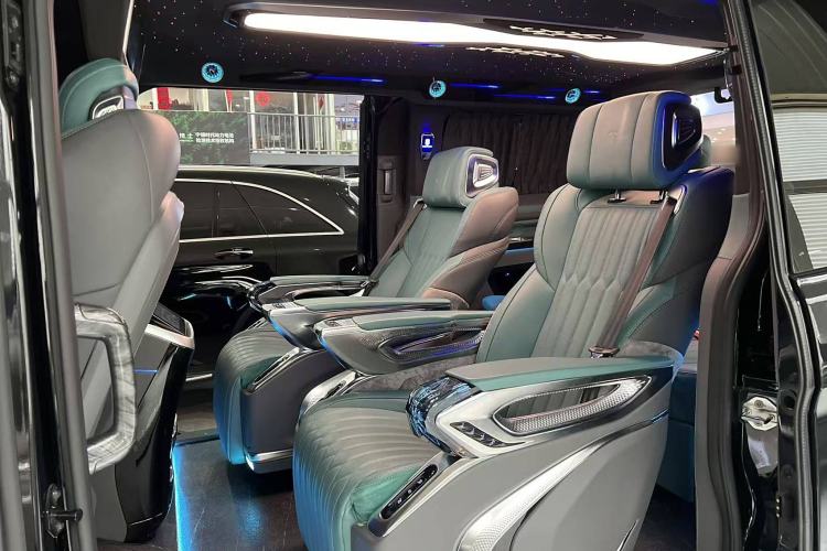 Used Juntian Black Warrior Youth 2025 2.0T Gasoline Top-of-the-Line Version Interior 4