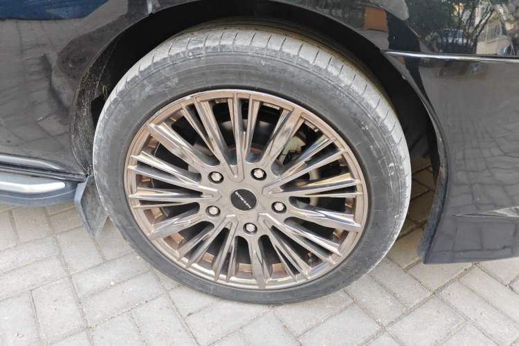 Used Juntian Black Warrior Youth 2025 2.0T Gasoline Chasing Light Edition Right Front Wheel Hub