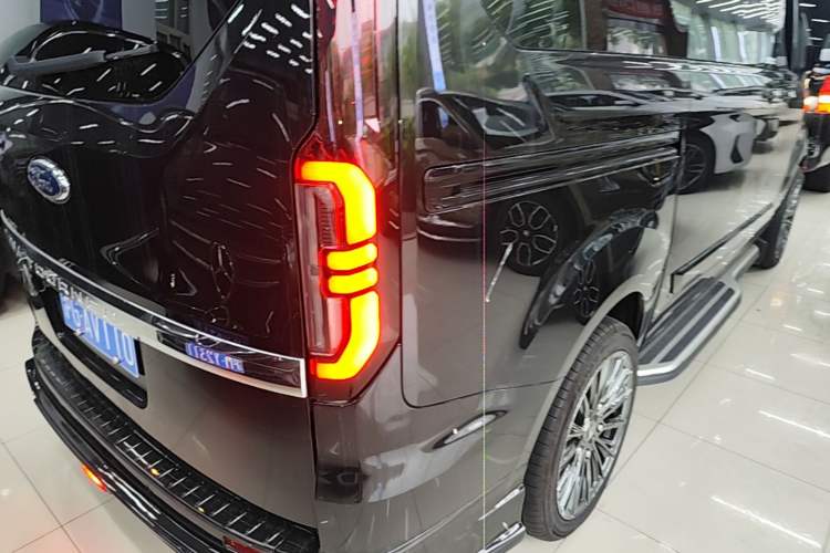 Used Juntian Black Warrior Youth 2025 2.0T Gasoline Chasing Light Edition Right Rear Taillight
