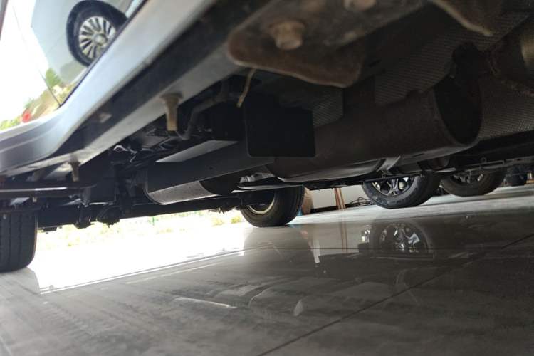 Used Juntian Black Warrior Youth 2025 2.0T Gasoline Top-of-the-Line Version Right Side Sill