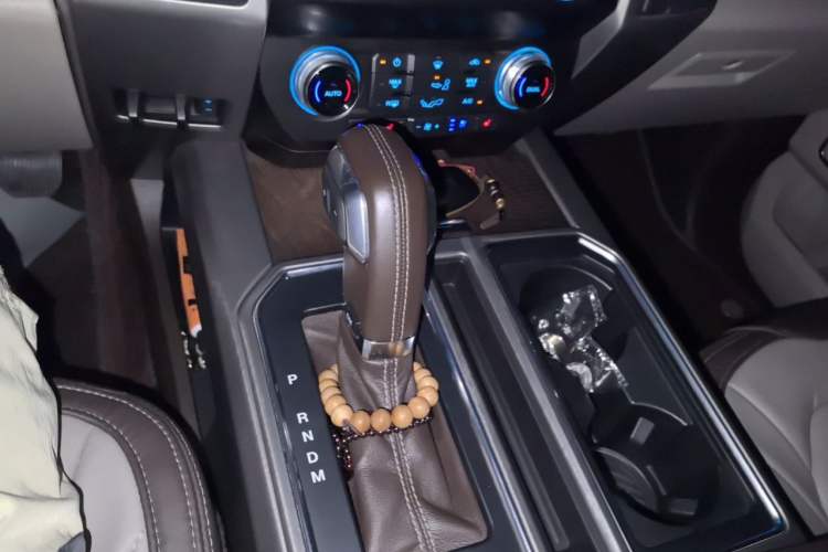 Used Juntian Yongmengzhe 2020 3.5T Luxury Edition Gear Lever