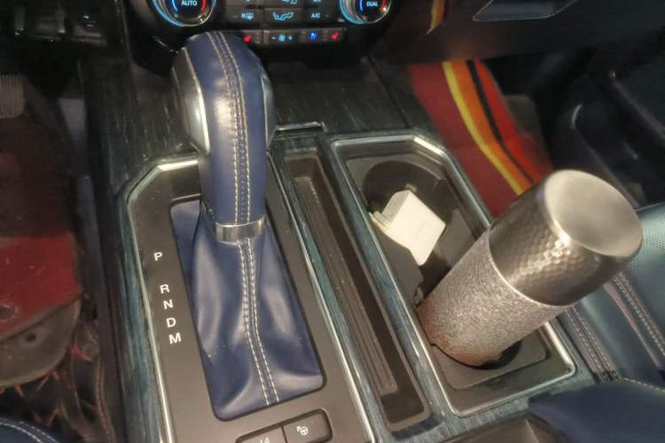 Used Juntian Yongmengzhe 2020 3.5T Luxury Edition Gear Lever