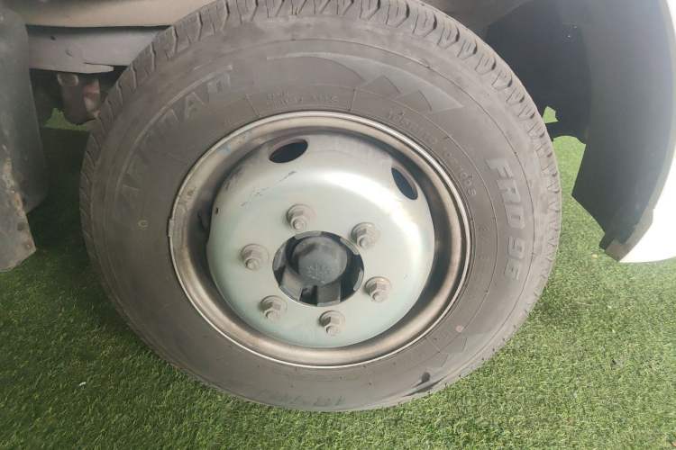Used Kama Junhang EV  Right Front Wheel Hub