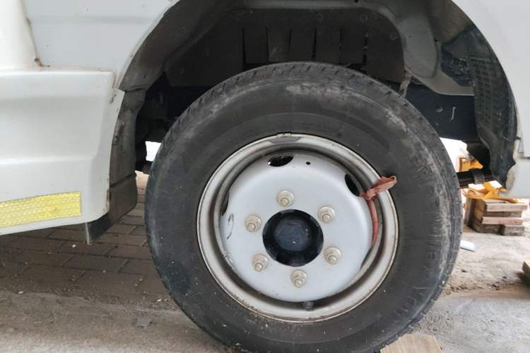 Used Kama Ruihang  Right Front Wheel Hub