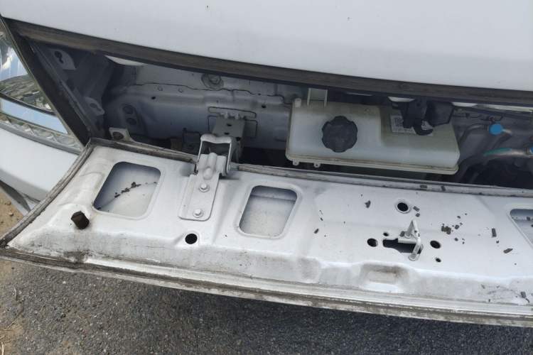 Used Kama Ruihang  Engine Bay Right