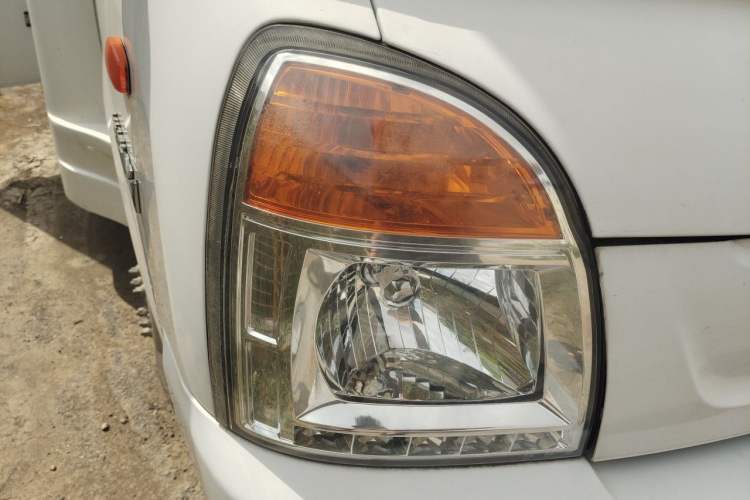 Used Kama Ruihang  Right Front Headlight