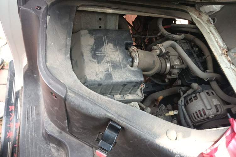 Used Kama Ruijie  Engine Bay Right