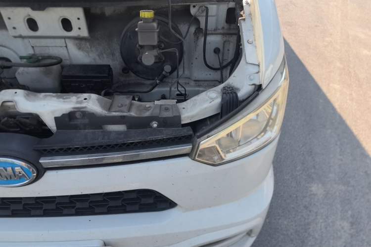 Used Kama Ruijie  Engine Bay Left