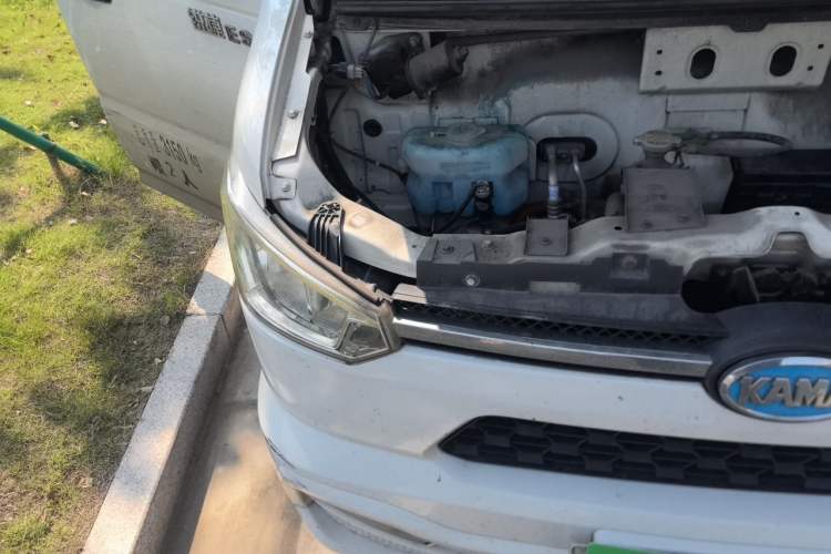 Used Kama Ruijie  Engine Bay Right