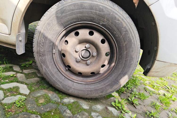 Used Kama Ruijie 2022 ES26 Comfort Edition Anchi Jiangxi Right Front Wheel Hub