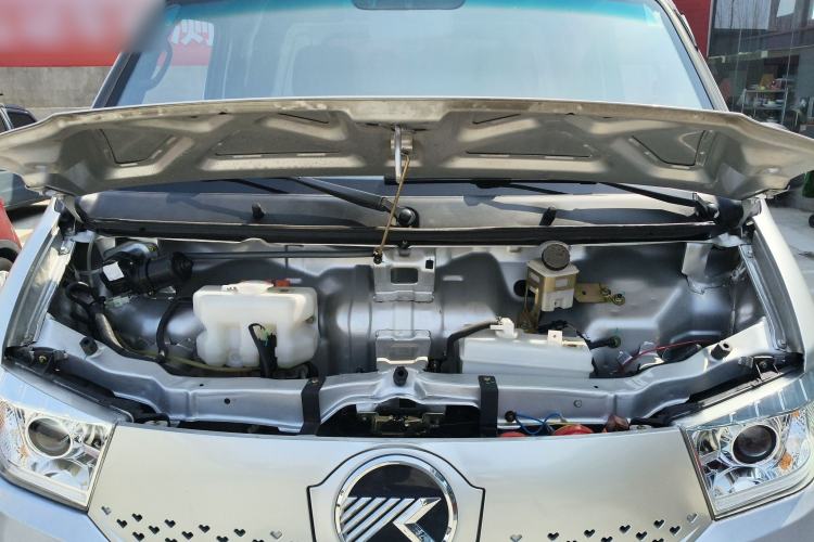 Used Kama Ruiteng 2023 Flatbed Truck Engine Bay