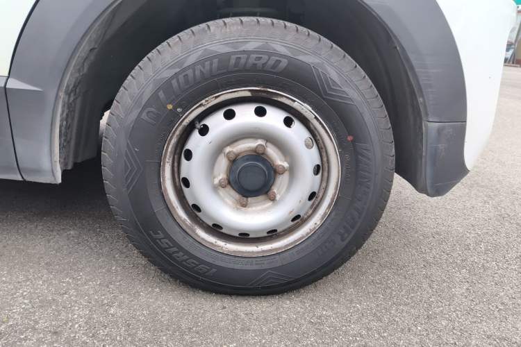 Used Karry Dolphin EV 2019 Smart Edition Right Front Wheel Hub