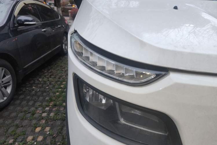 Used Karry Dolphin EV 2021 Upgraded Smart Enjoyment Model Right Front Headlight
