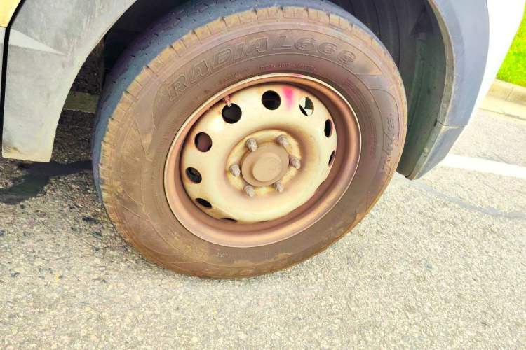 Used Karry Dolphin EV 2021 Base Model Smart Enjoyment Version Right Front Wheel Hub
