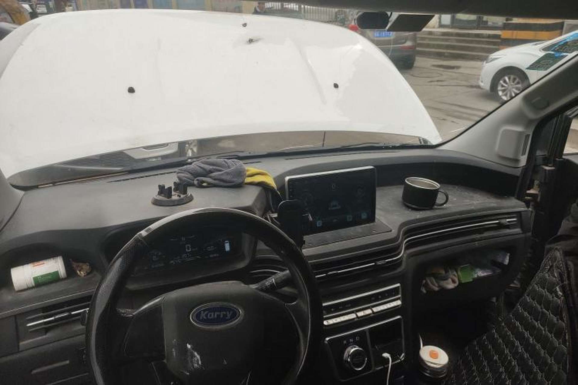 Used Karry Dolphin EV 2022 Smart Edition Center Console