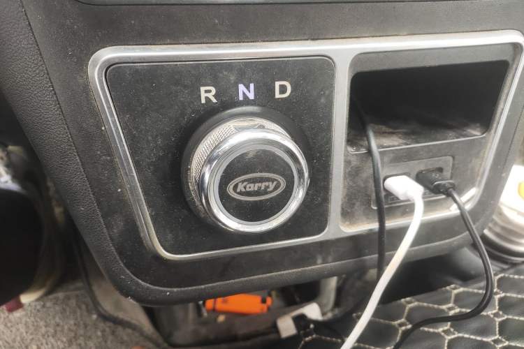 Used Karry Dolphin EV 2022 Smart Edition Gear Lever