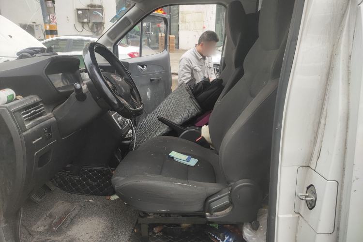 Used Karry Dolphin EV 2022 Smart Edition Left Front Seat