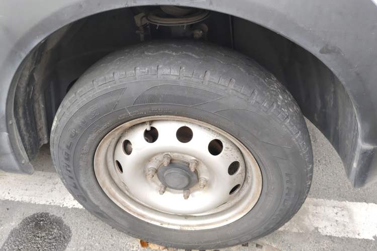 Used Karry Dolphin EV 2022 Smart Edition Right Front Wheel Hub