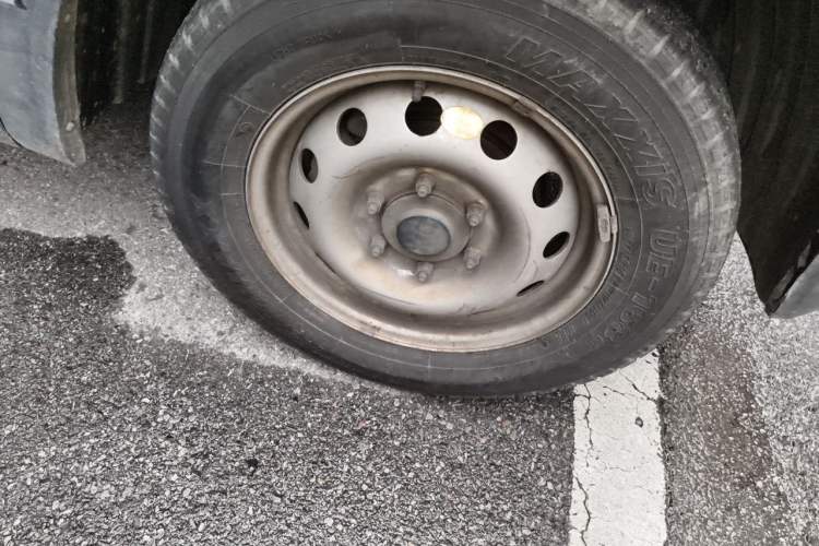Used Karry Dolphin EV 2022 Smart Edition Right Front Wheel Hub