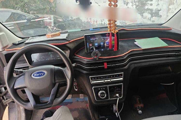 Used Karry Dolphin EV 2023 Wealth Edition Center Console