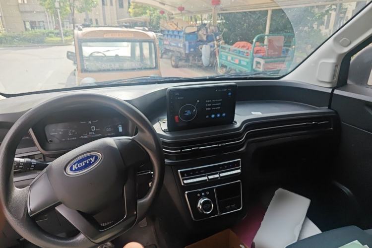 Used Karry Dolphin EV 2023 Wealth Edition Center Console