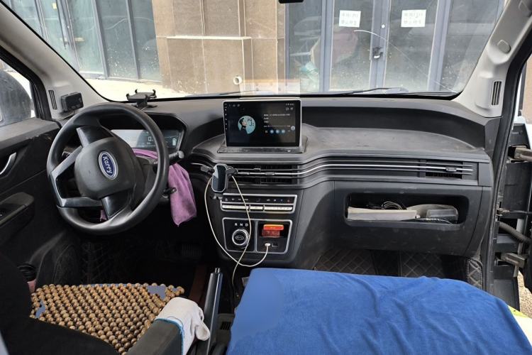Used Karry Dolphin EV 2023 Wealth Edition Center Console