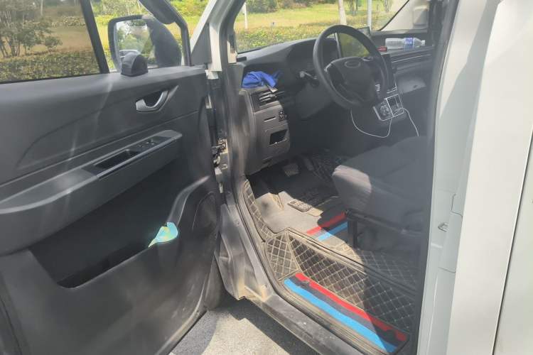 Used Karry Dolphin EV 2023 Wealth Edition Driver Seat