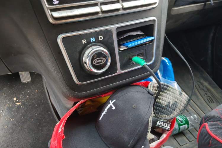 Used Karry Dolphin EV 2023 Wealth Edition Gear Lever