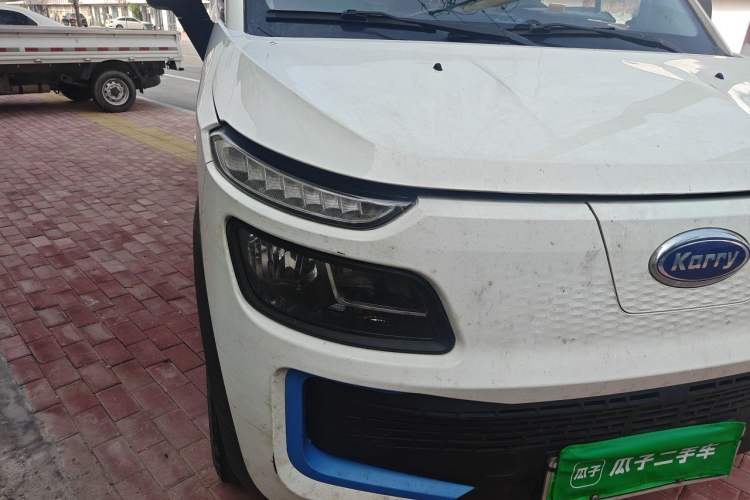 Used Karry Dolphin EV 2023 Wealth Edition Right Front Headlight