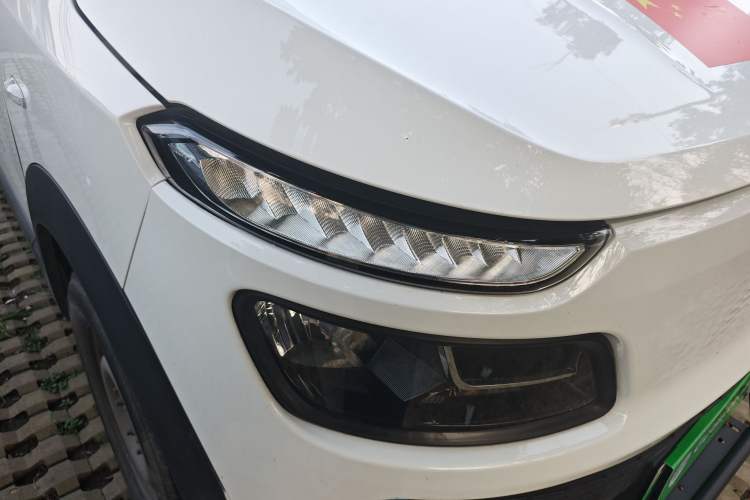 Used Karry Dolphin EV 2023 Wealth Edition Right Front Headlight