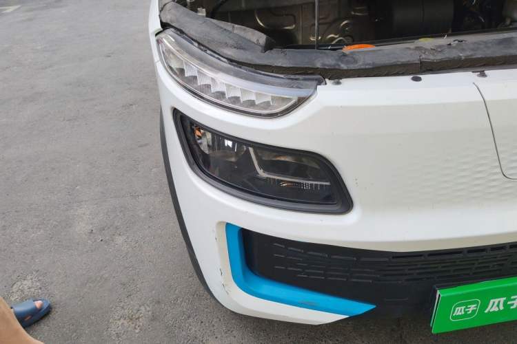 Used Karry Dolphin EV 2023 Wealth Edition Right Front Headlight
