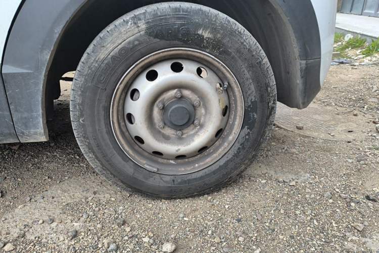 Used Karry Dolphin EV 2023 Wealth Edition Right Front Wheel Hub